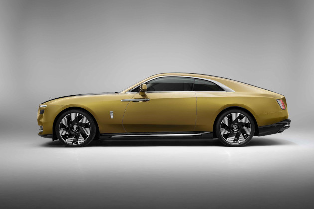 Rolls-Royce Spectre - z boku