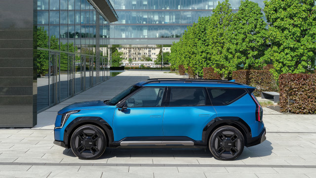 Kia EV9 - widok z boku