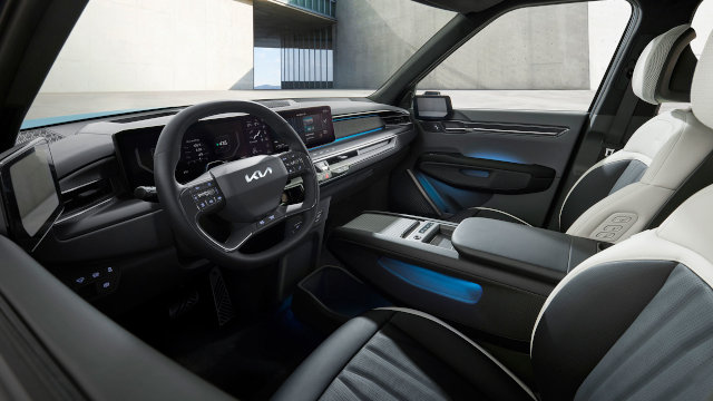 Kia EV9 - widok na wnętrze, fotele przednie